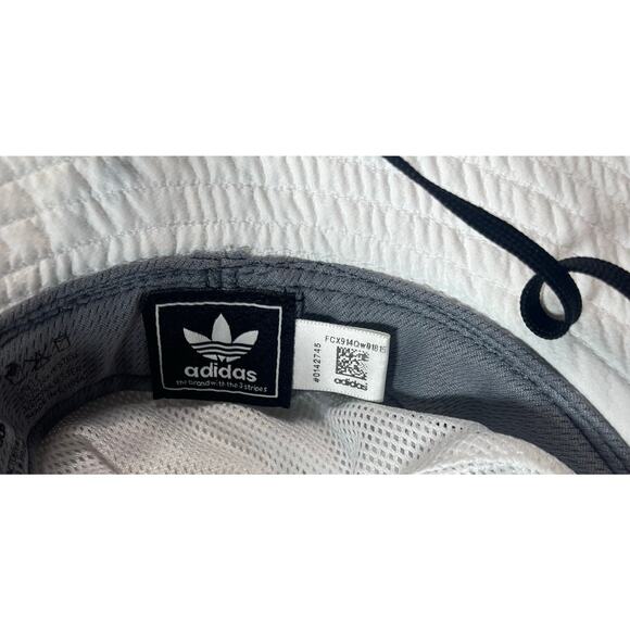 Adidas bucket Hat OSFM New no tags White with black logo and tie down strap - Picture 4 of 5